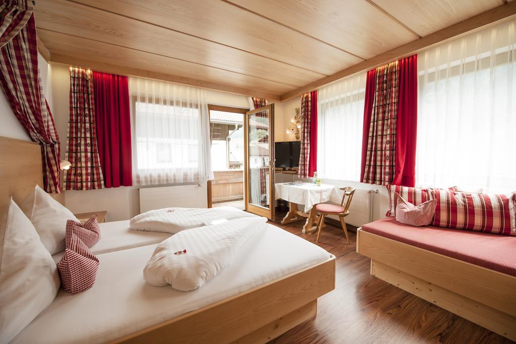Hotel Angelika Neustift im Stubaital Bilik gambar